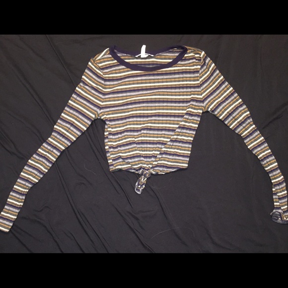 gaze Tops - Cropped long sleeve shirt